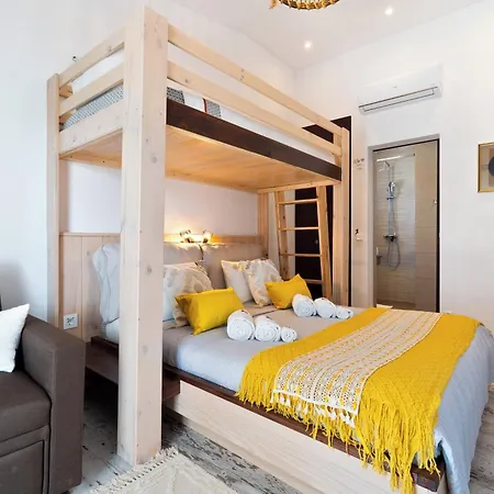 Villa Made With